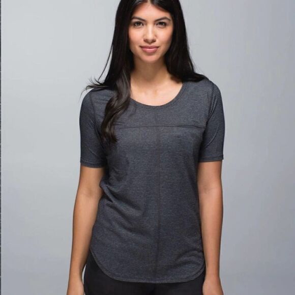 Lululemon Run Away Tee Heathered Black Womens Size 6 Technical Lightweight - Picture 1 of 7